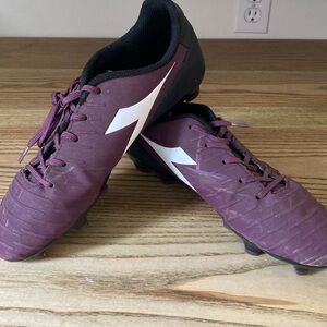 Diadora kids Soccer cleats size 8.5